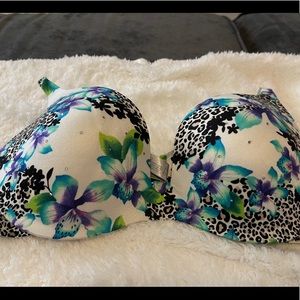 Victoria Secrets
Push-Up